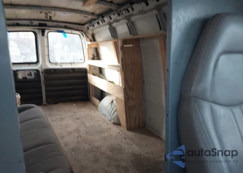 2001 Chevrolet Express из США, поврежденный, VIN 1GCHG35R811113519